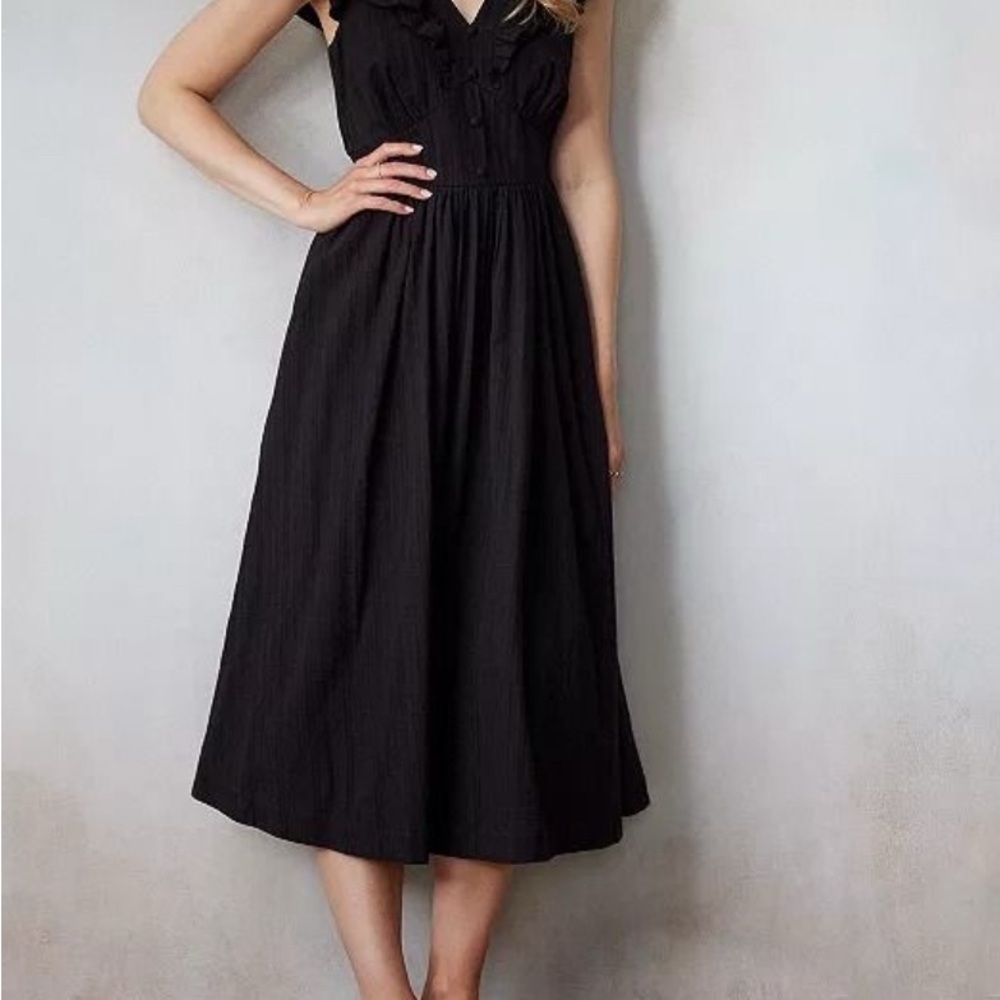 Elegant Black Sleeveless Dress